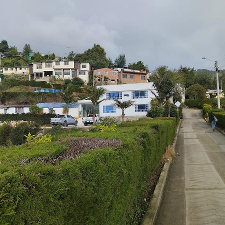 Hotel Colina Los Robles Gachancipa Екстер'єр фото